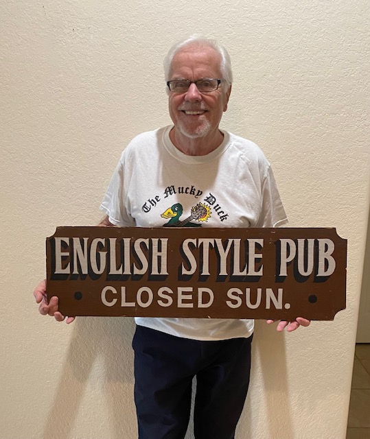 Sign returned to Mucky Duck decades later | News, Sports, Jobs - SANIBEL-CAPTIVA - Island Reporter, Islander and Current - Vimarsana News