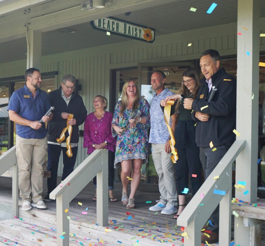 Beach Daisy Boutique reopens with ribbon-cutting | News, Sports, Jobs - SANIBEL-CAPTIVA - Island Reporter, Islander and Current - Vimarsana News