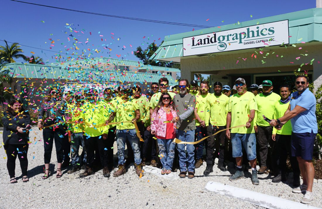 Landgraphics celebrates reopening with ribbon-cutting | News, Sports, Jobs - SANIBEL-CAPTIVA - Vimarsana News