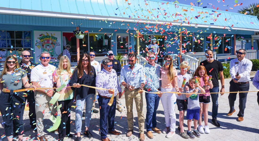Chamber and The Magic Bus cut ribbon | News, Sports, Jobs - SANIBEL-CAPTIVA - Island Reporter, Islander and Current - Vimarsana News
