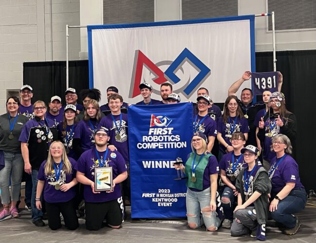 Gladstone BraveBots compete downstate | News, Sports, Jobs - Vimarsana News