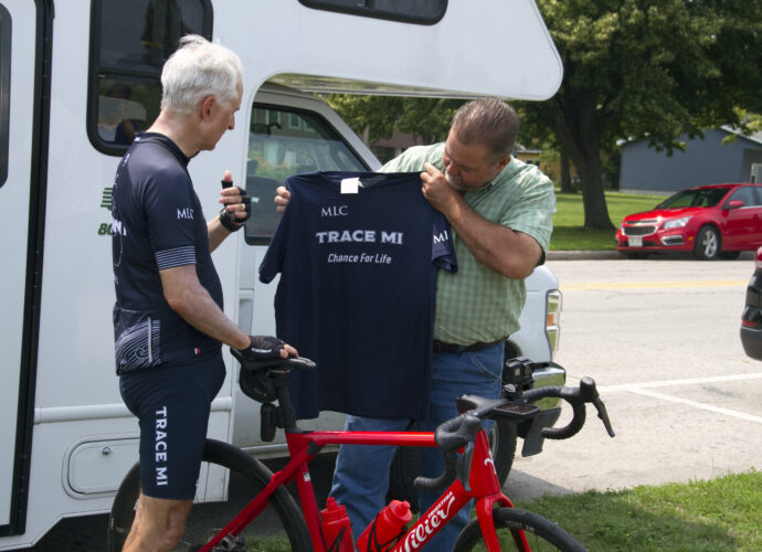 Man on 2,400 mile bike trip to help inmates | News, Sports, Jobs - Vimarsana News