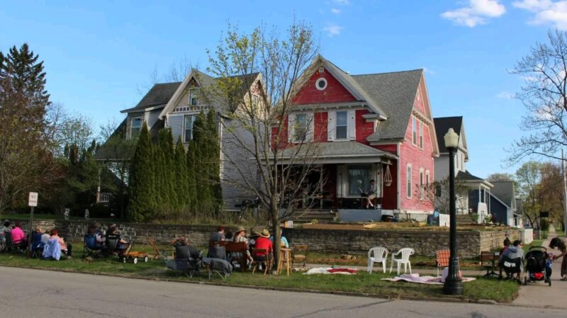 Escanaba's Red House is a haven for music | News, Sports, Jobs - Vimarsana News