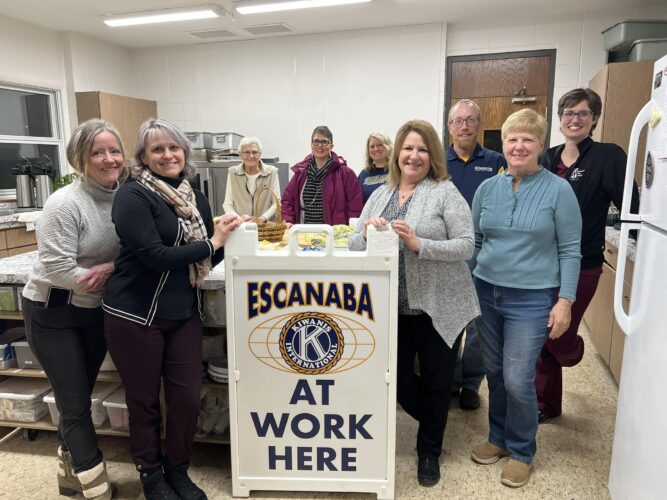 Kiwanis install new officers | News, Sports, Jobs - Vimarsana News