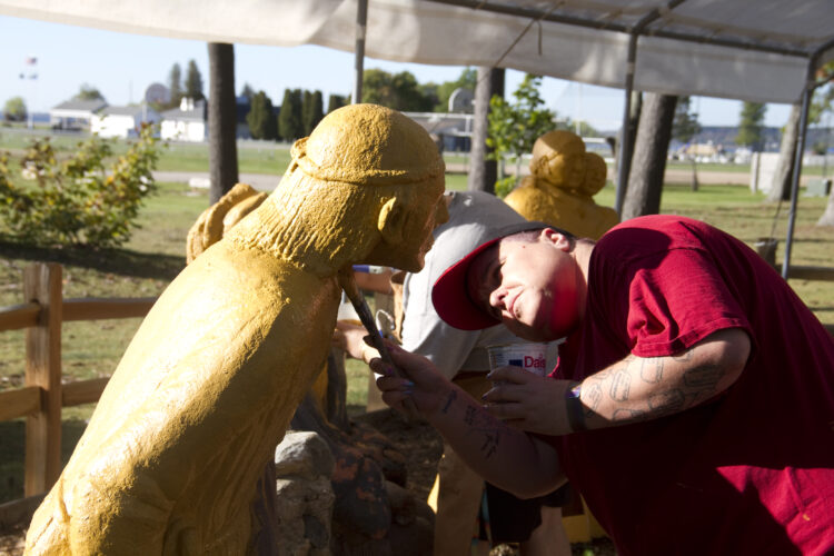 Native American statues being restored in Gladstone | News, Sports, Jobs - Vimarsana News