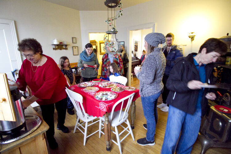 Open house draws guest to lighthouse, museum | News, Sports, Jobs - Vimarsana News