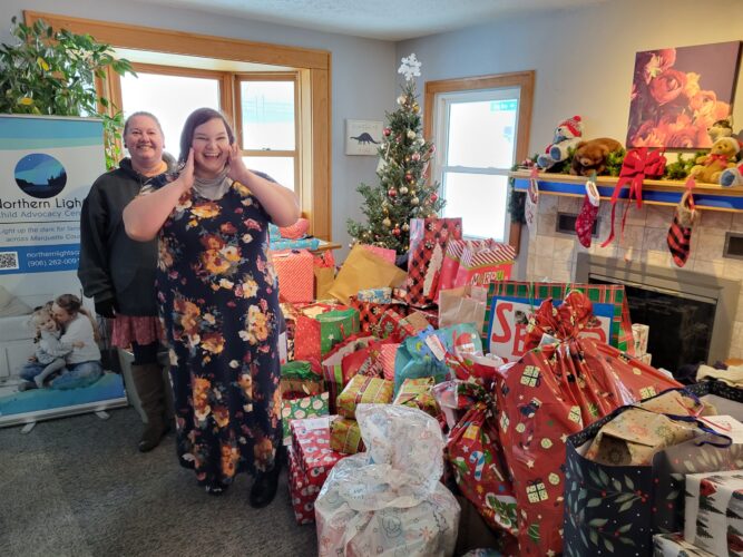 Light Up The Dark holiday drive a success | News, Sports, Jobs - Vimarsana News