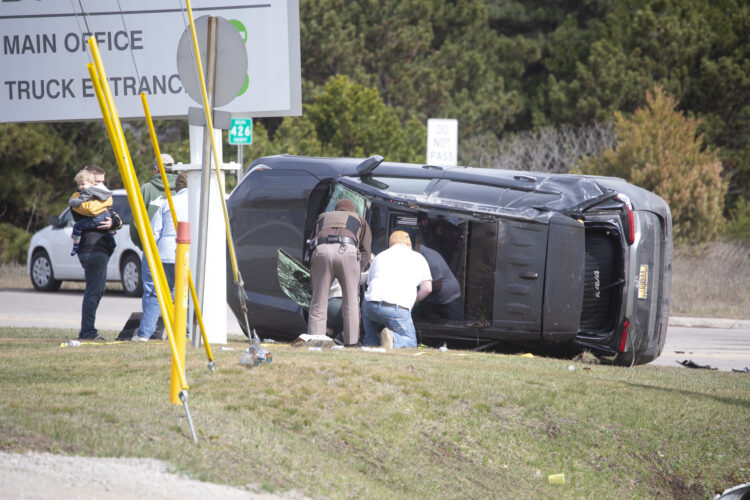 Rollover crash in Wells | News, Sports, Jobs - Vimarsana News