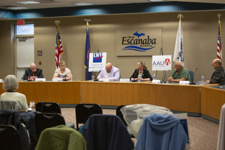 Despite snags, candidates speak at closed voter forum | News, Sports, Jobs - Vimarsana News