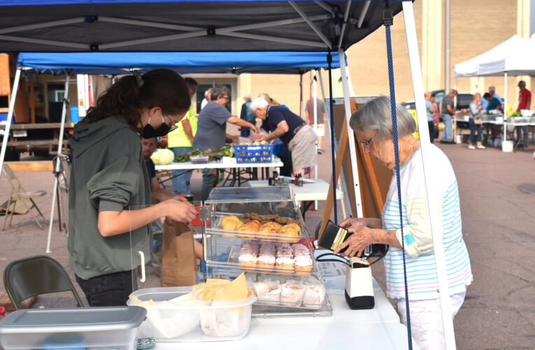 Market offers variety for all | News, Sports, Jobs - Vimarsana News