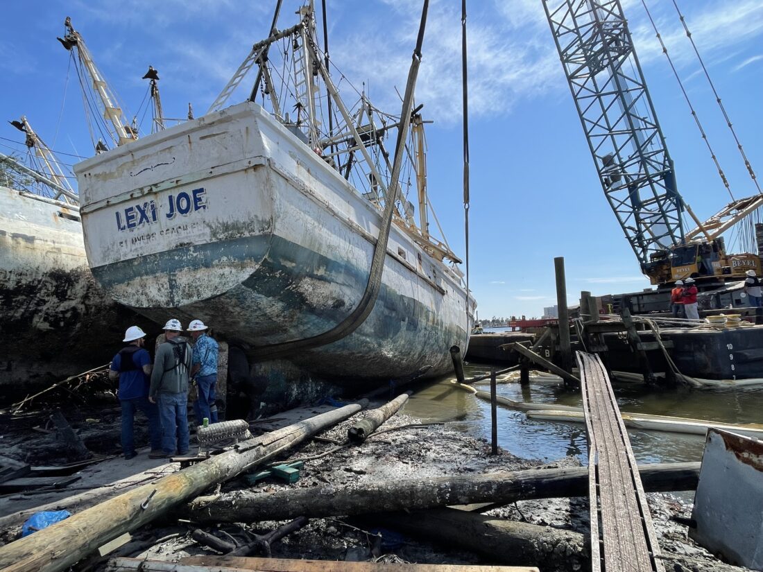 Fort Myers Beach shrimp boats returning to water | News, Sports, Jobs - FORT MYERS - Vimarsana News