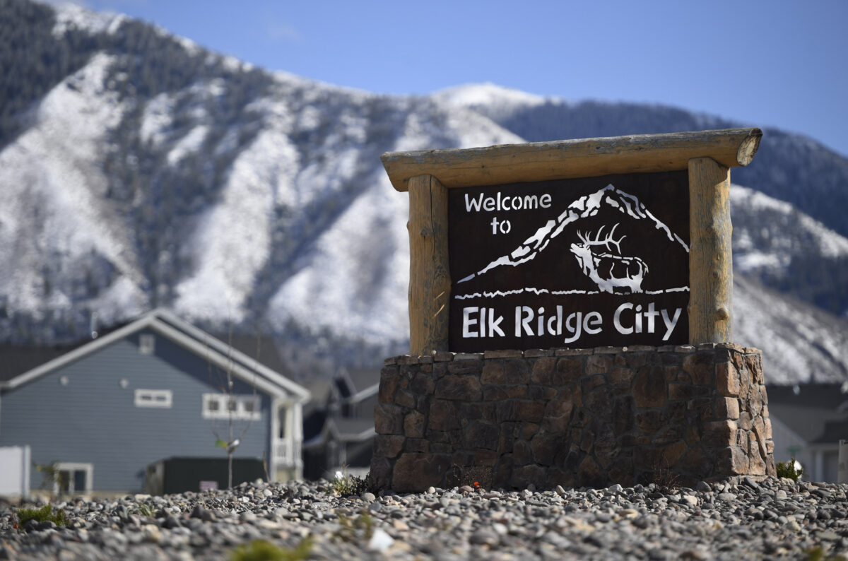 Deer mitigation in Elk Ridge to take place next month; city cites public safety | News, Sports, Jobs - Vimarsana News