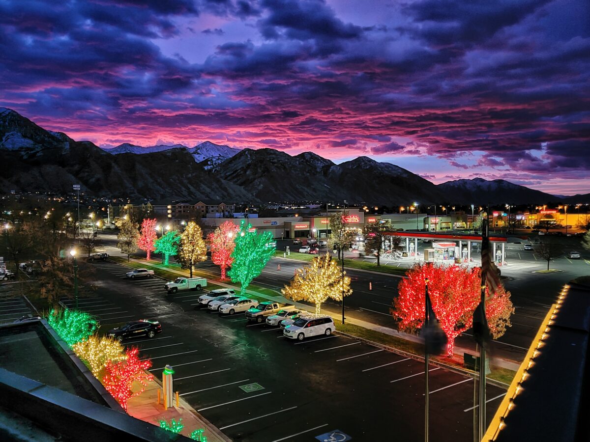 Holiday lights are turning on throughout Utah County | News, Sports, Jobs - Vimarsana News