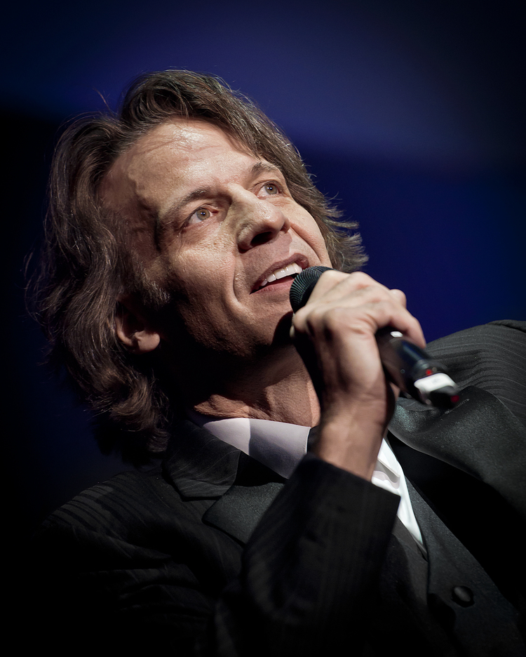 Kurt Bestor spreads holiday cheer in Gunnision with annual Casino Star Theatre concert | News, Sports, Jobs - Vimarsana News