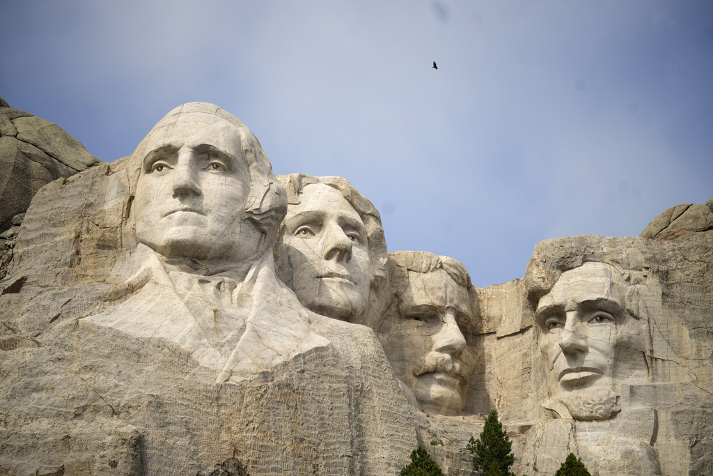 Pilots flying tourists over national parks face new rules. None are stricter than at Mount Rushmore | News, Sports, Jobs - Vimarsana News