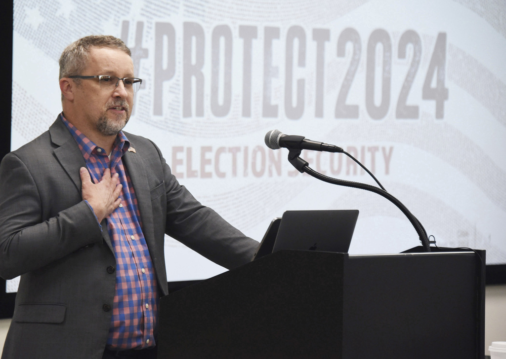 Local election workers fear threats to their safety as November nears. One group is trying to help | News, Sports, Jobs - Vimarsana News
