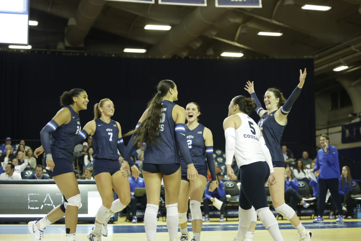 BYU Roundup: Davis breaks freshman record as No. 25 Cougars defeat Arizona