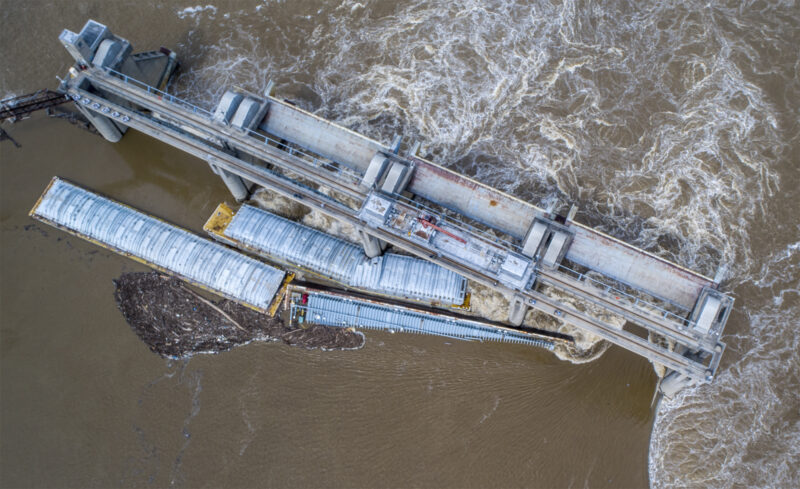 Crews work to recover three barges that got loose on Ohio River | News, Sports, Jobs - Vimarsana News