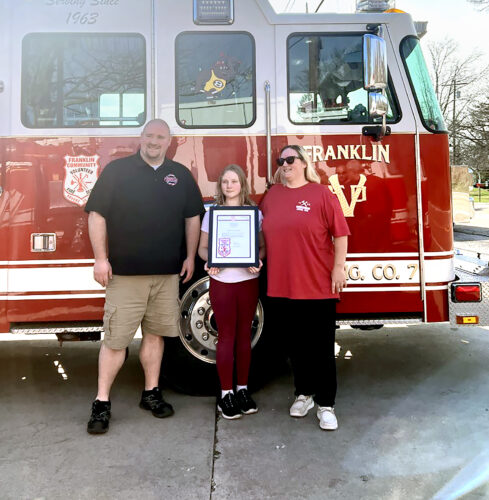 Local girl recognized for quick emergency response | News, Sports, Jobs - Vimarsana News