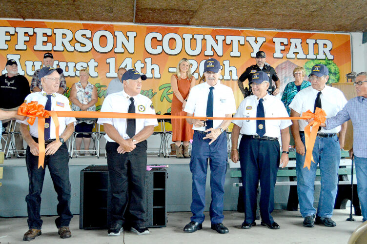 Jefferson County fair recognizes veteran grand marshals | News, Sports, Jobs - Vimarsana News