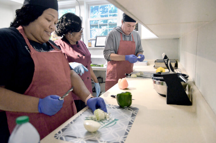 Class teaches culinary skills, serves women's shelter | News, Sports, Jobs - Vimarsana News