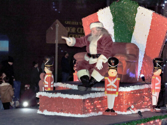 Weirton parade hits the sweet spot for Christmas celebration | News, Sports, Jobs - Vimarsana News