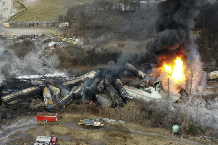 Norfolk Southern is first big freight railway to let workers use anonymous federal safety hotline | News, Sports, Jobs - Vimarsana News