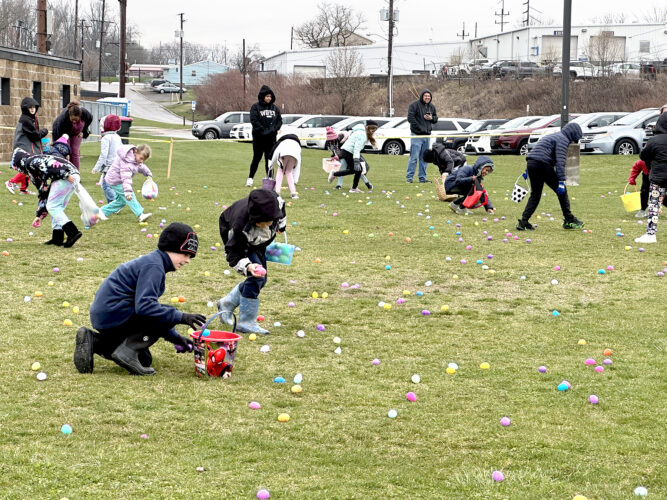 Plenty of eggs, fun at annual hunt | News, Sports, Jobs - Vimarsana News