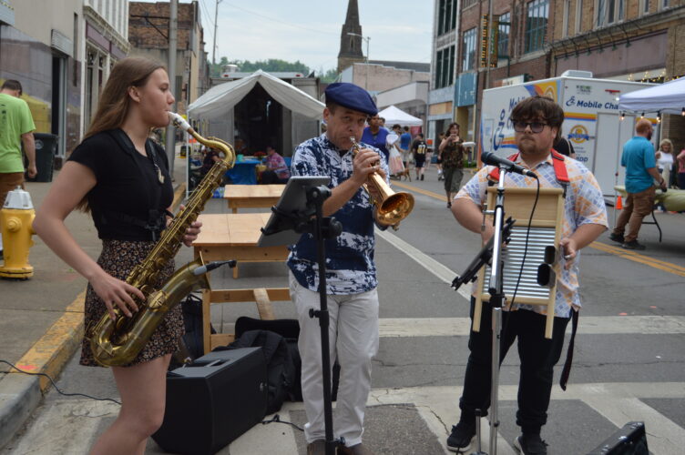 First Friday fun | News, Sports, Jobs - The Herald Star - Vimarsana News