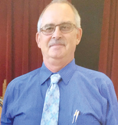 Kingsford officials congratulate Edlebeck, retiring after 34 years of service to city | News, Sports, Jobs - Vimarsana News