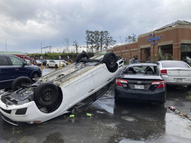 Tornado slams Little Rock, smashes rooftops, flips vehicles | News, Sports, Jobs - Vimarsana News