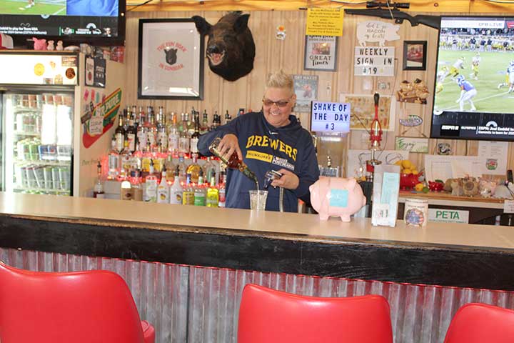 Thermal Chaos: The 'Fun Bar in Dunbar' is known for barbecue | News, Sports, Jobs - Vimarsana News