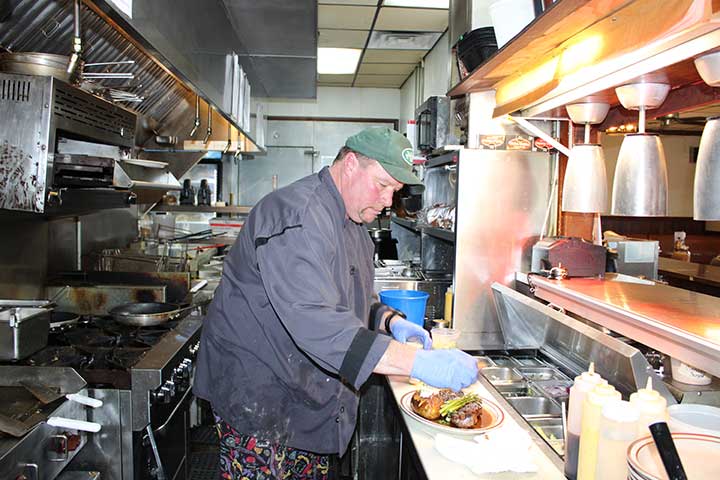 New Leaf Bistro takes over where Fob's left off | News, Sports, Jobs - Vimarsana News