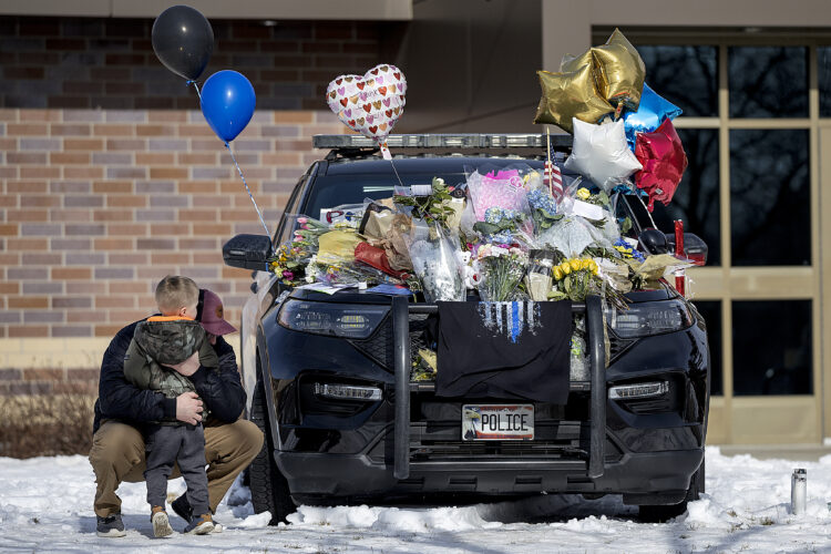 Two officers, paramedic killed in Minnesota | News, Sports, Jobs - Vimarsana News