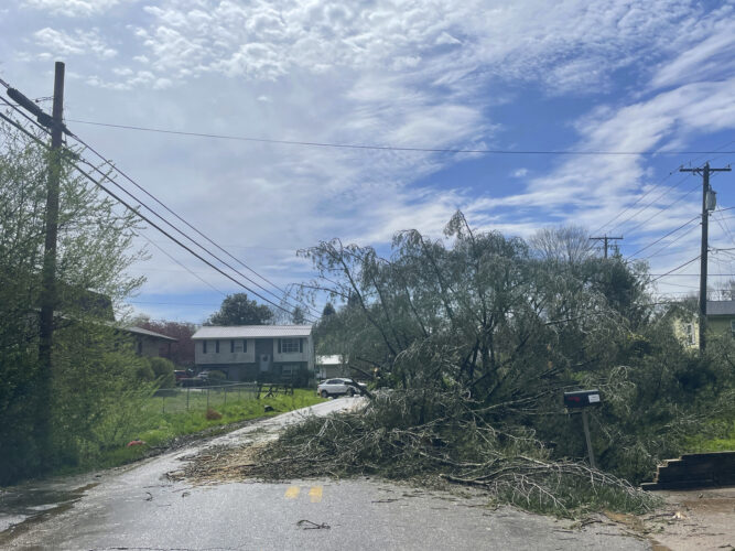Severe weather roars through several states | News, Sports, Jobs - Vimarsana News