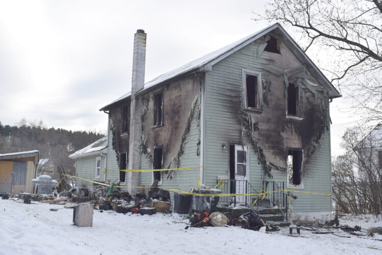 Three injured in Iron Mountain fire