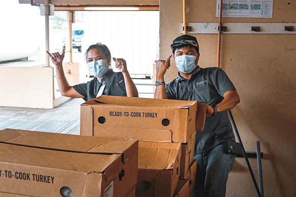 Maui Health helps feed the needy this holiday season | News, Sports, Jobs - Vimarsana News