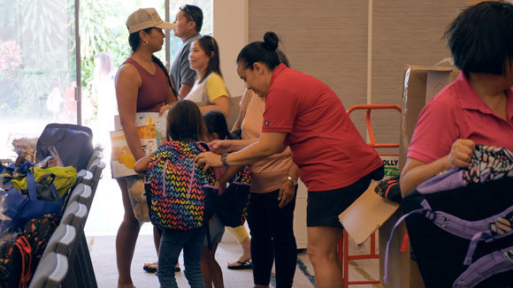 HSTA and Kamehameha Schools distribute over 1,000 backpacks to Lahaina students | News, Sports, Jobs - Vimarsana News
