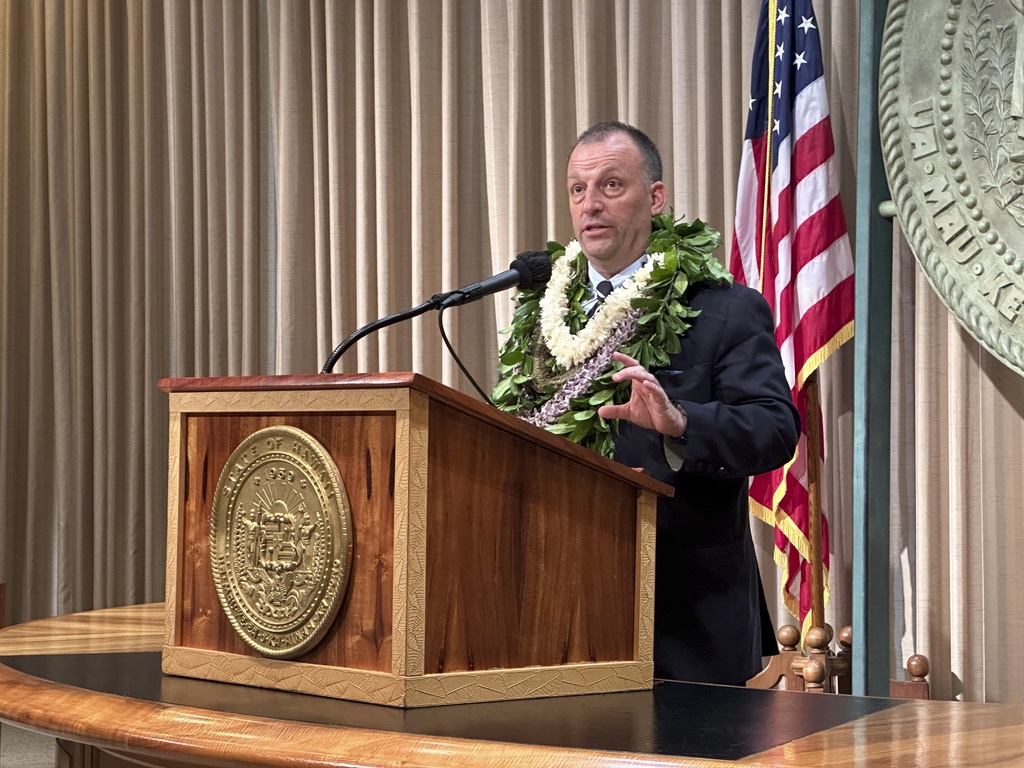 Hawaii's governor hails support for Maui and targets vacation rentals exacerbating housing shortage | News, Sports, Jobs - Vimarsana News