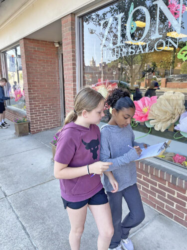 Walking tour is talk of town | News, Sports, Jobs - Vimarsana News