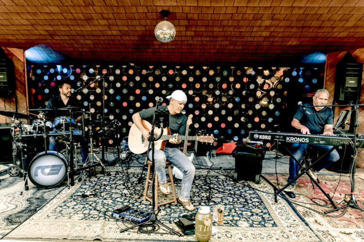 Ryan Carter Trio performs a few shows a month | News, Sports, Jobs - Vimarsana News