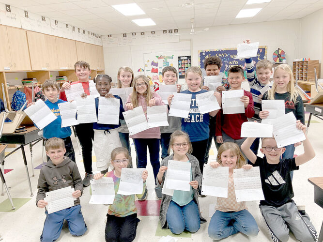 Students put pen to paper | News, Sports, Jobs - Vimarsana News