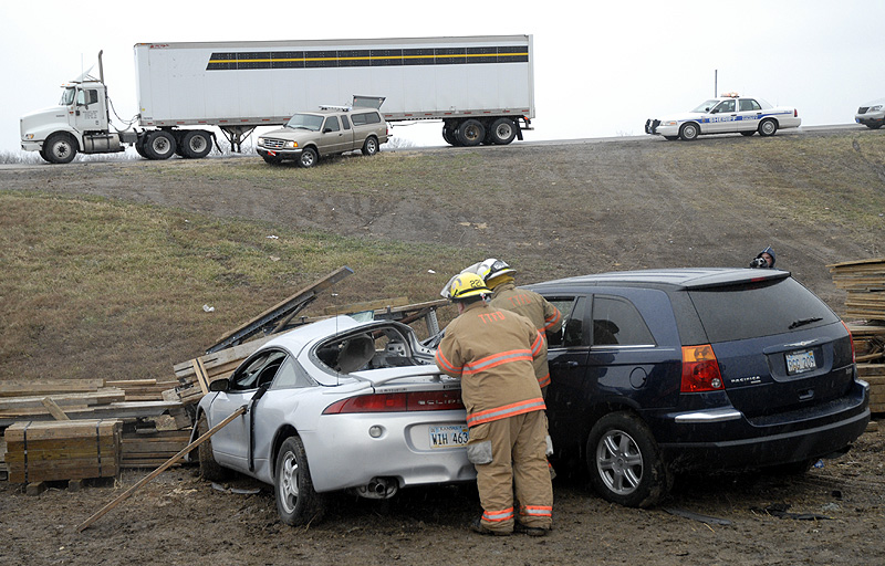 car accident kansas city today Crash vehicle 23rd multi truck killed near kansa interstate fiery