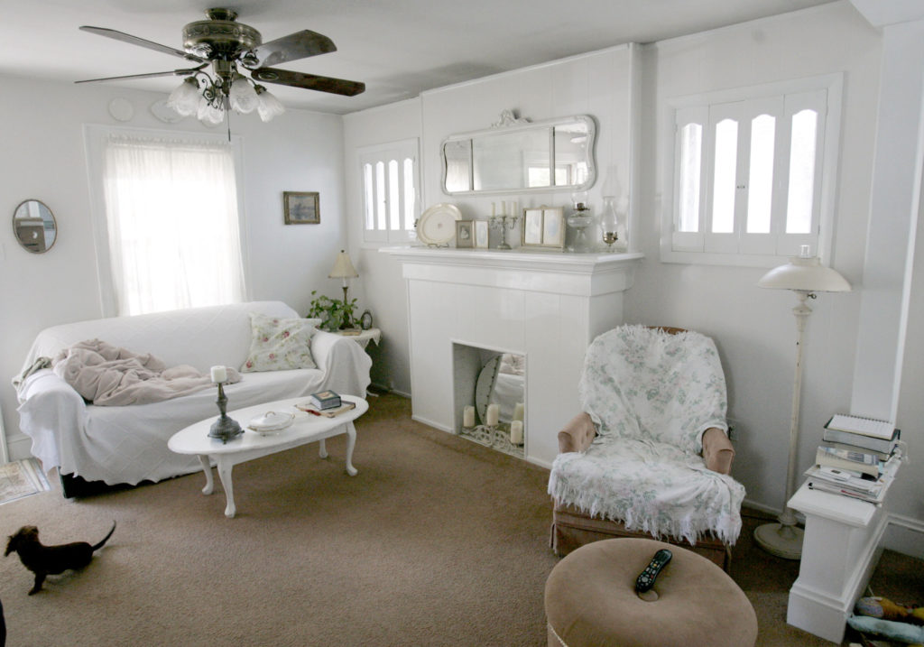 Creating A Cozy Cottage Effect Using A Gift For Thrift News