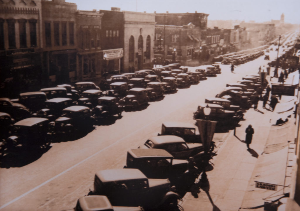 Famous criminal Clyde Barrow may have gotten start robbing banks in