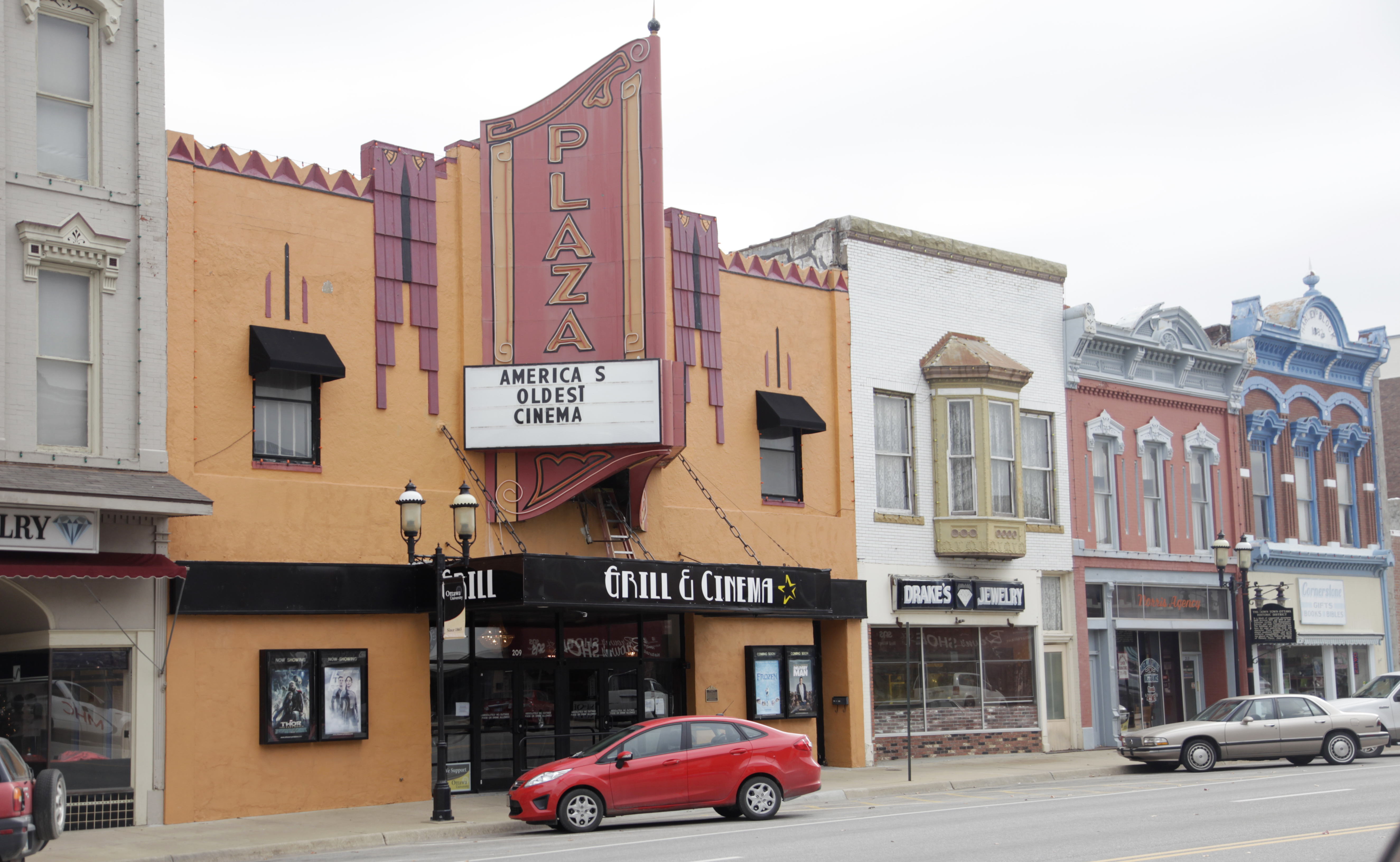 Historical photos reveal Ottawa theater could be oldest working theater
