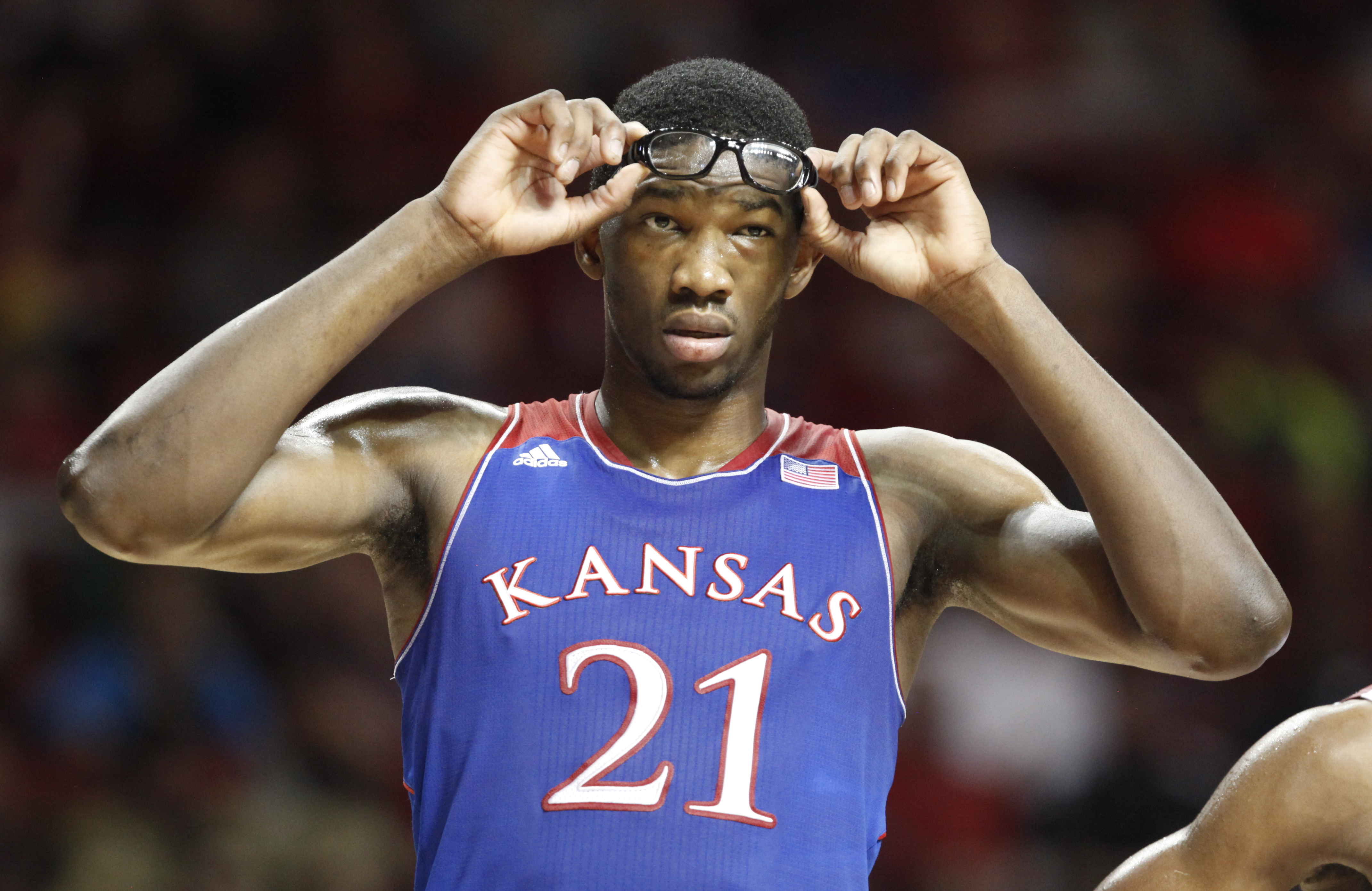 Notebook Embiid Dons Goggles After Eye Injury News Sports Jobs Lawrence Journal World 