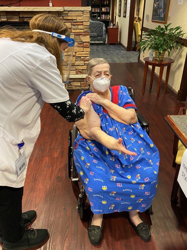 Residents, staff at Pioneer Ridge Health & Rehab receive COVID-19 vaccinations; hospital receives 300 more doses | News, Sports, Jobs - Lawrence Journal-World: news, information, headlines and events in Lawrence, Kansas - Vimarsana News