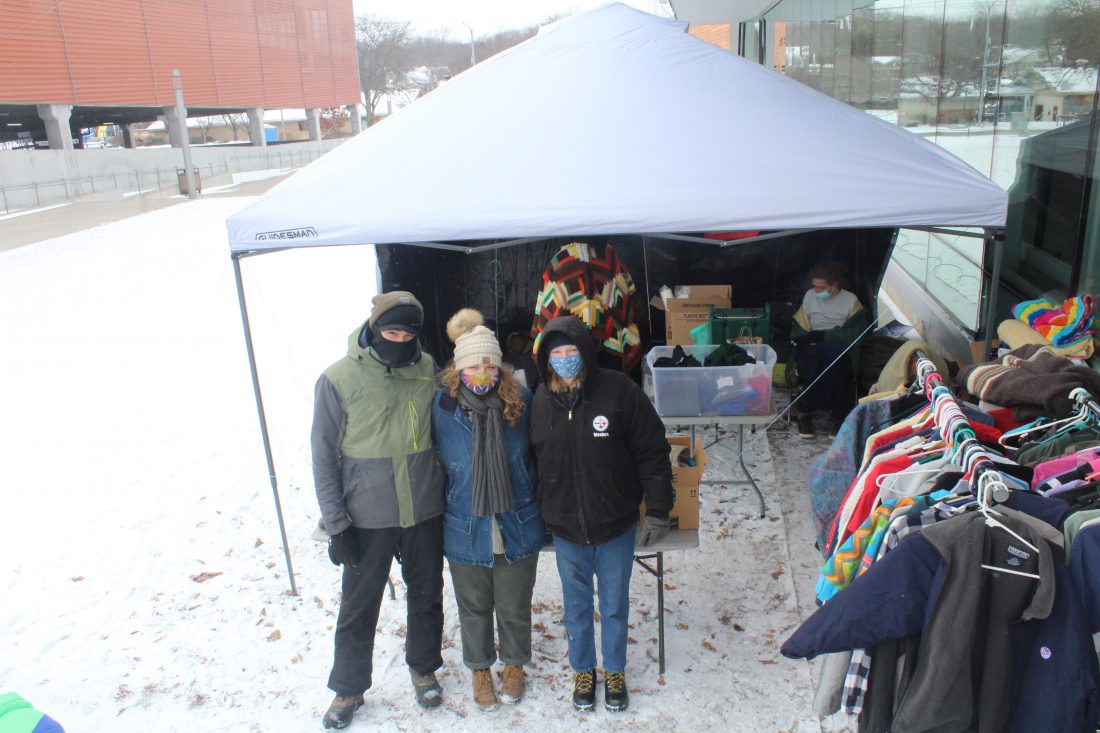 2 recent Lawrence High graduates organize clothing drive to aid homeless community | News, Sports, Jobs - Lawrence Journal-World: news, information, headlines and events in Lawrence, Kansas - Vimarsana News