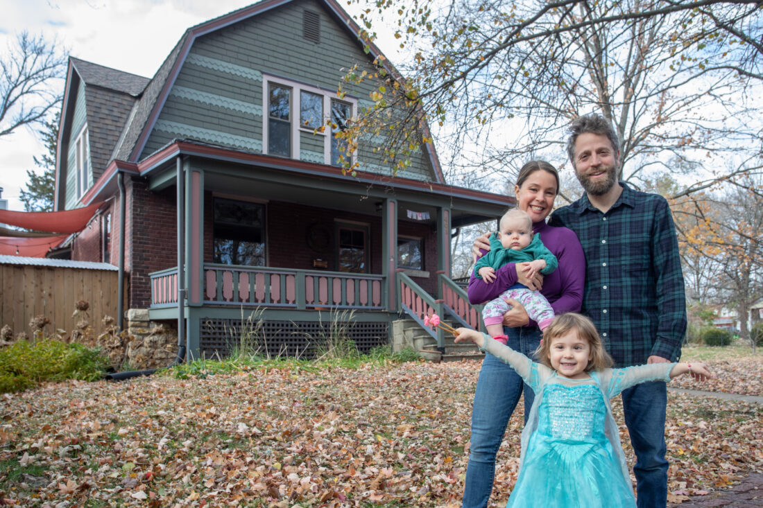 'An abundance of small beauties' and history drew Lawrence couple to Dutch Colonial house on Indiana Street | News, Sports, Jobs - Lawrence Journal-World: news, information, headlines and events in Lawrence, Kansas - Vimarsana News